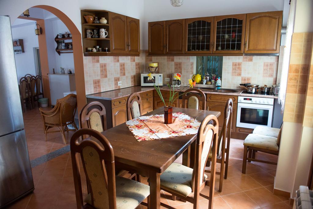 Hotel Casa Andreea Sucevita Esterno foto