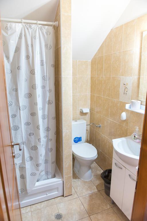 Hotel Casa Andreea Sucevita Esterno foto