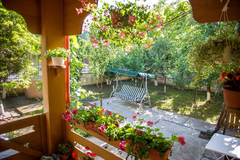Hotel Casa Andreea Sucevita Esterno foto