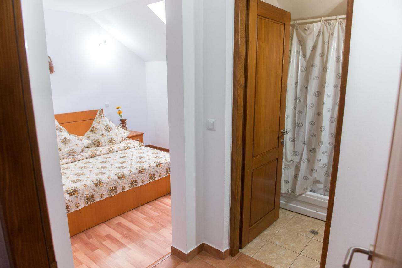 Hotel Casa Andreea Sucevita Esterno foto